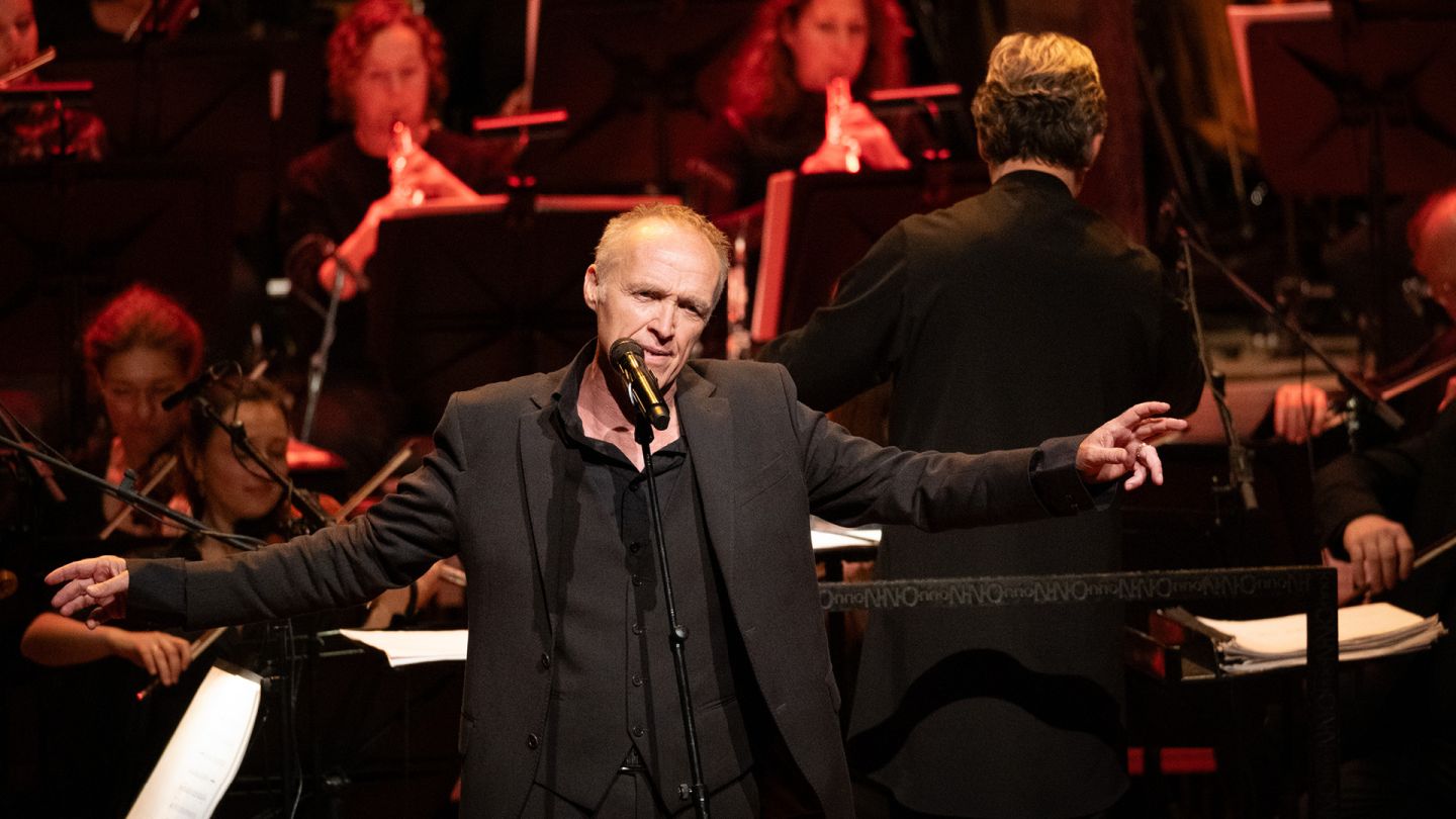 Stef Bos met groot orkest olv Dirk Brossé Stef Bos met groot orkest olv Dirk Brossé