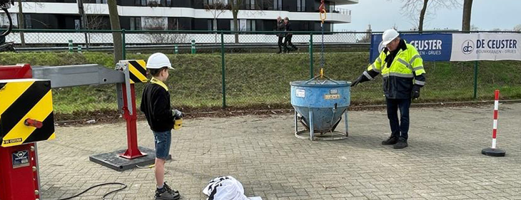 PXL STEM Academy, Embuild Limburg en De Ceuster Bouwkranen slaan de handen in elkaar tijdens Bouwrakkerskampen