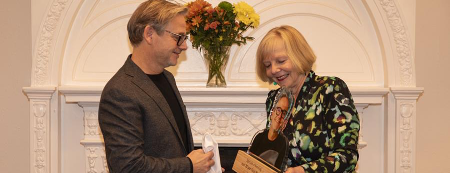 “30 jaar Guus Meeuwis” - Nederlandse zanger krijgt speciale erkenning van Consul-Generaal in Antwerpen “30 jaar Guus Meeuwis” - Nederlandse zanger krijgt speciale erkenning van Consul-Generaal in Antwerpen