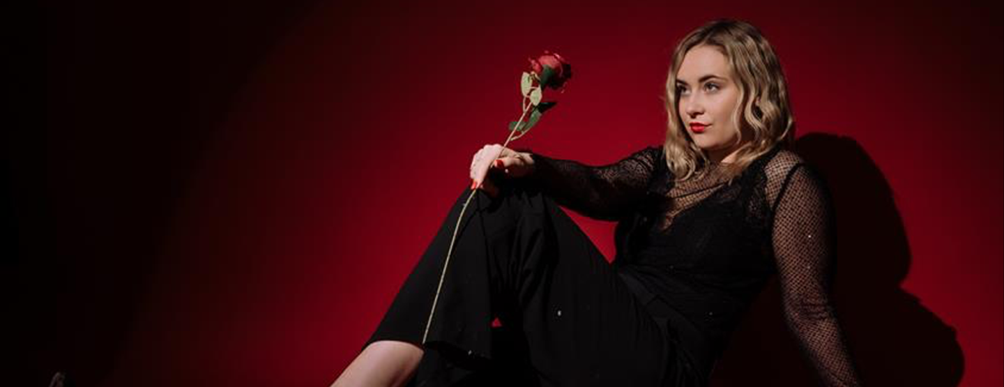 'How to be Single' van Charlotte Wilmssen ziet luister- en bezoekerscijfers exploderen richting valentijn 'How to be Single' van Charlotte Wilmssen ziet luister- en bezoekerscijfers exploderen richting valentijn