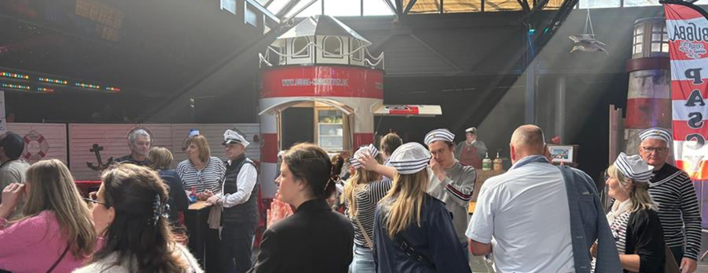Truienaar lanceert gloednieuwe krokettenvuurtoren op Het Schlagerfestival
