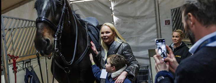 Lesley-Ann Poppe: “Het was de eerste keer dat mijn kinderen een paard hebben geaaid”