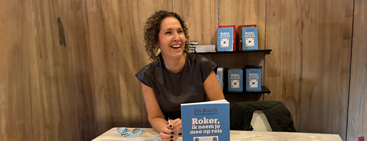 Rookstopcoach Els Bosch stelt haar nieuwe boek ‘Roker, ik neem je mee op reis’ voor op Boektopia in Kortrijk