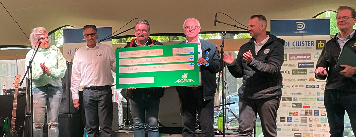 Het ‘Grote Fietsfeest’ schenkt 8500 euro aan het Kinderkankerfonds
