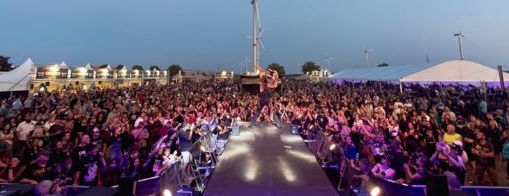 Alex Agnew eert The Doors op grootste tributefestival van Belgi&euml;